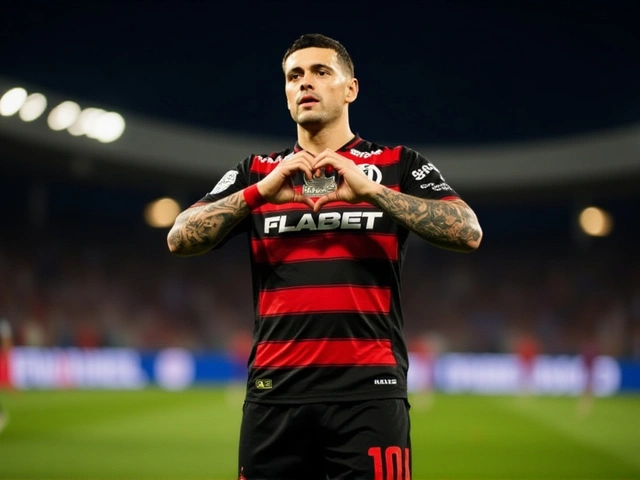 Cruzeiro vence Fortaleza e encosta no Flamengo; Maracanã decide