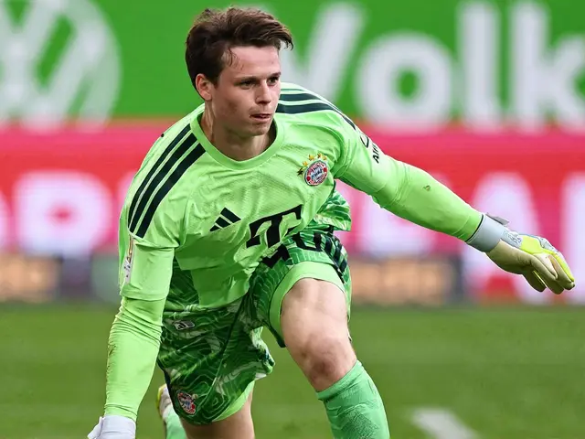 Jonas Urbig aciona cláusula: FC Bayern deve €2 milhões ao 1. FC Köln